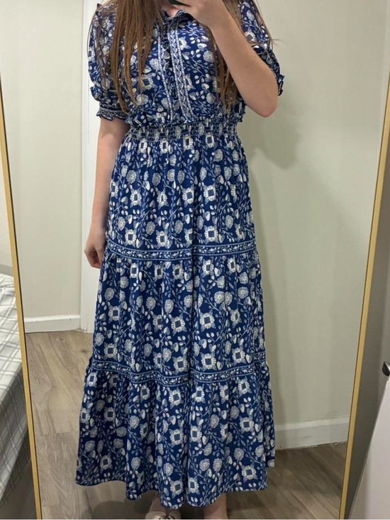 Max Studio Dresses & Skirts - Max Studio Navy & White Floral Tiered Maxi Dress